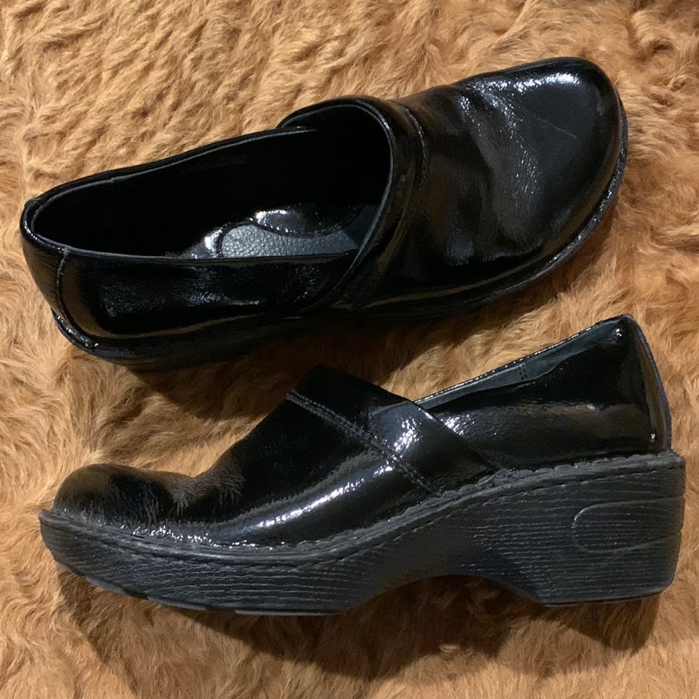 Patent leather Born shoes